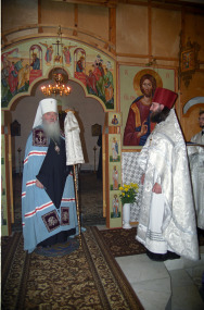12 ноября 2000 года митрополит Крутицкий и Коломенский Ювеналий совершил великое освящение Свято-Никольского храма