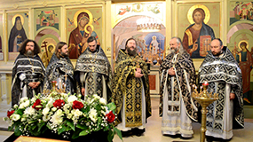 15 апреля 2016 года в Свято-Никольском храме села Макарово служили соборную Литургию Преждеосвященных Даров.