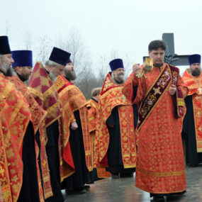 Освящен Поклонный крест в Черноголовке
