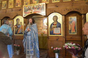 Отца Андрея Фёдорова прихожане поздравили днём хиротонии