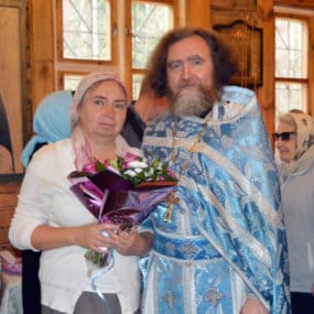Отца Андрея Фёдорова прихожане поздравили днём хиротонии