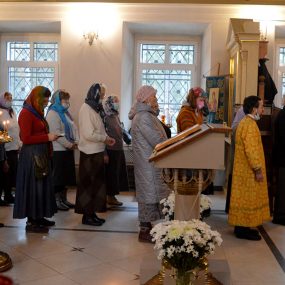 27 ноября 2021 в Никольском храме в села Макарово Божественную Литургию совершил благочинный Богородского округа протоиерей Марк Ермолаев.