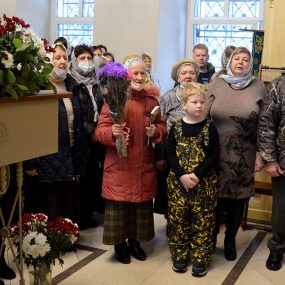 В день памяти святителя Николая Чудотвореца поздравили именинников и прихожан, родившихся в этот день.