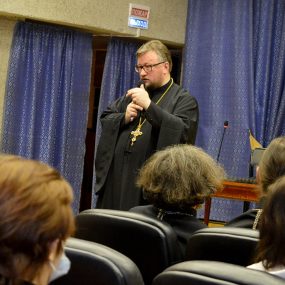 Встреча с протоиереем Максимом Максимовым в Черноголовке, приуроченная к празднованию Собора новомучеников Церкви Русской.