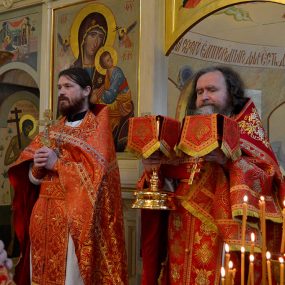 Праздничная Божественная Литургия 21 мая 2022 года в Никольском храме в селе Макарово.
