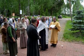 19 июня 2022 года протоиерей Андрей Фёдоров отслужил заупокойную Литию на Аллеи Ветеранов на муниципальном кладбище в с. Макарово городского округа Черноголовка. День памяти и скорби - Начало Великой Отечественной войны.