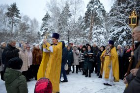 18 и 19 декабря 2022 года. Свято-Никольский храм в селе Макарово. Святитель Николай архиепископ Мир Ликийских, чудотворец. Молебен, Божественная Литургия и крестный ход (19 декабря).