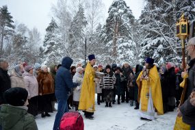 18 и 19 декабря 2022 года. Свято-Никольский храм в селе Макарово. Святитель Николай архиепископ Мир Ликийских, чудотворец. Молебен, Божественная Литургия и крестный ход (19 декабря).