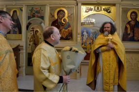 15 июня 2023 года в Свято-Никольский храме село Макарово после Божественной Литургии прихожане поздравили протоиерея Андрея Фёдорова с Днём Рождения.